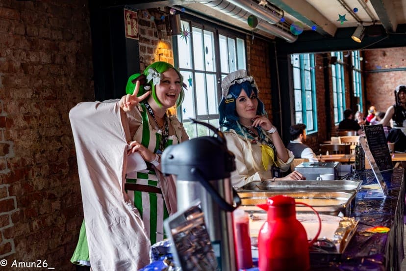 Cosplay Café Luna